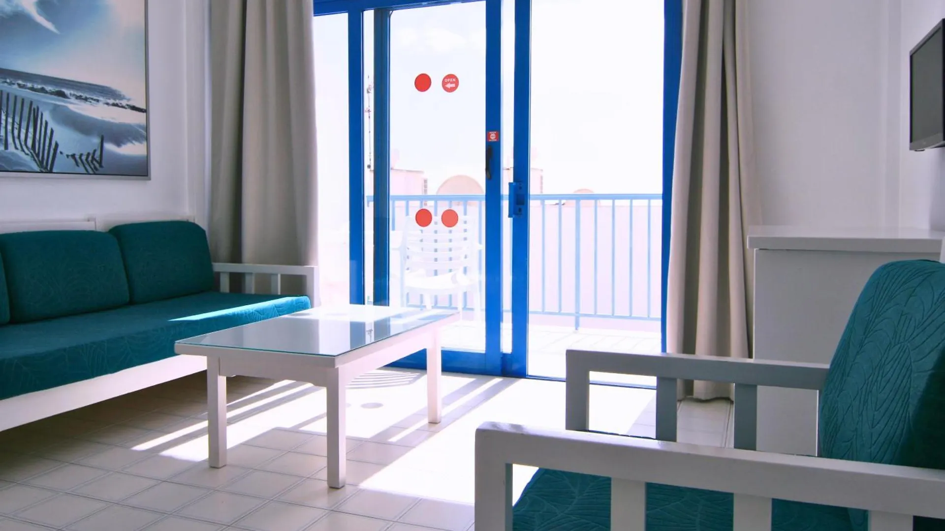 Aparthotel Costa Volcán&Spa Puerto del Carmen  2*, Puerto del Carmen (Lanzarote) España